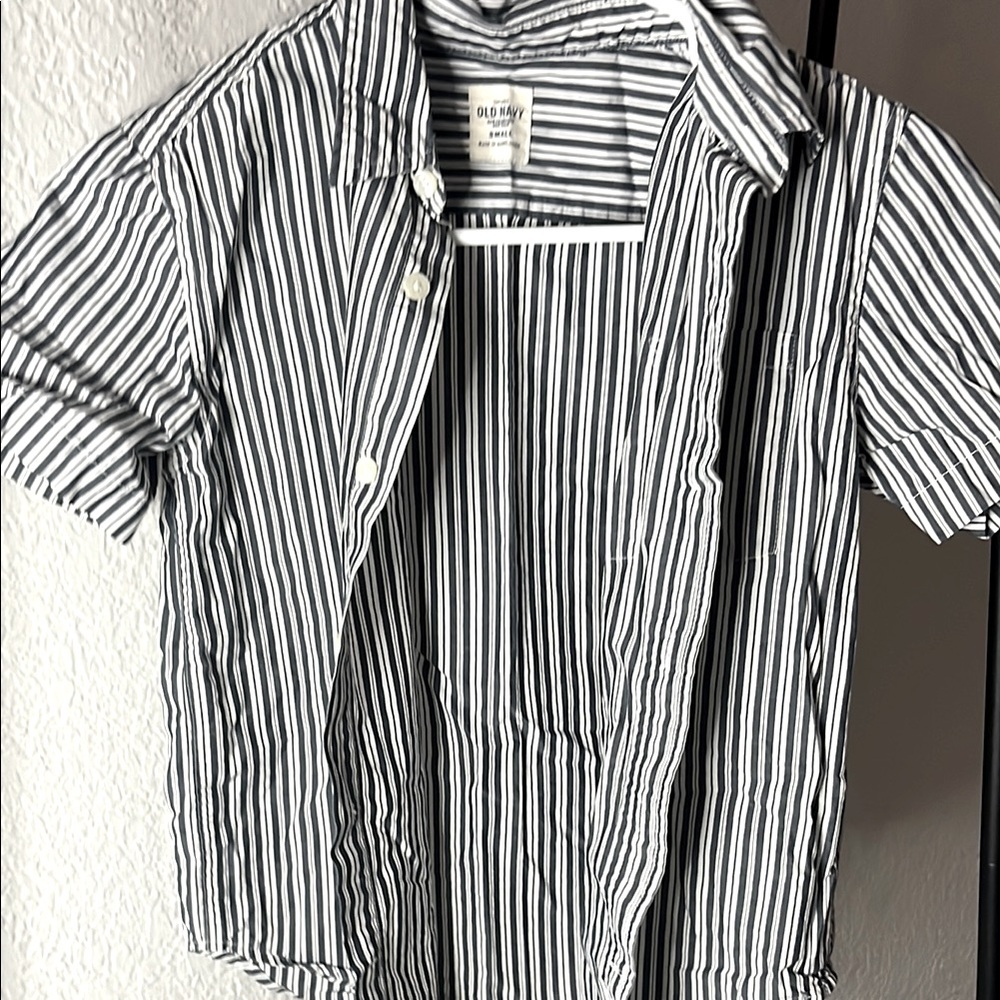 Old Navy Black and White Striped Button Down Shirt